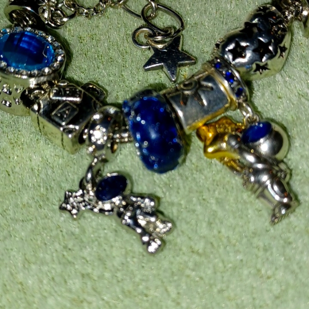 Blue Spaceman Bracelet - Picture 4 of 7